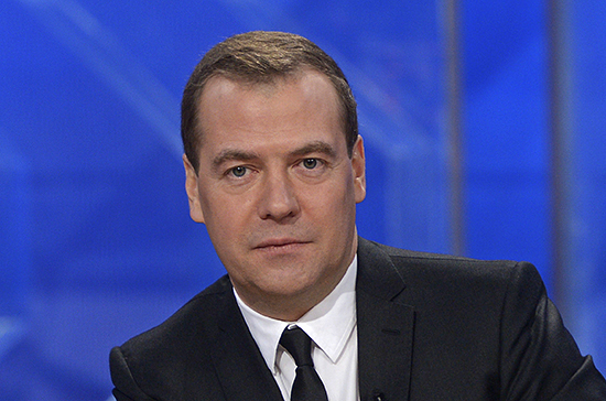 Бутусов: К чему приведет критическая статья о Зеленском экс-президента РФ Дмитрия Медведева?