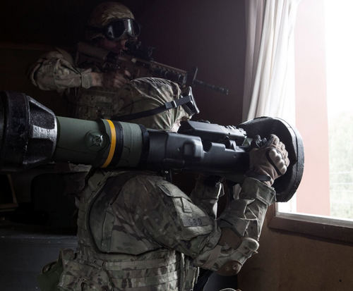 Британия начала поставки в Украину противотанковых гранатометов NLAW – лучших в мире гранатометов для боя в городе, не имеющих аналогов в РФ – Бутусов 