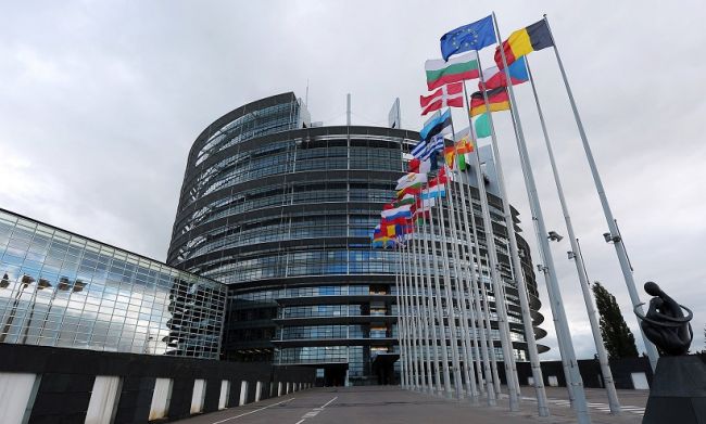 Європарламент рекомендуватиме лідерам Євросоюзу надати Україні статус кандидата на вступ до ЄС