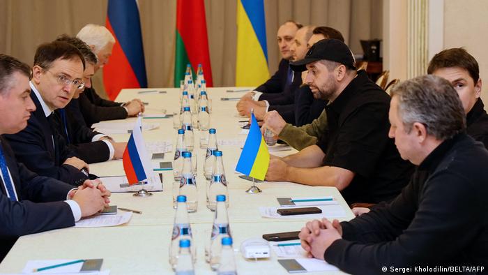 Переговори з російською делегацією в онлайн форматі відновляться 1 квітня – Арахамія