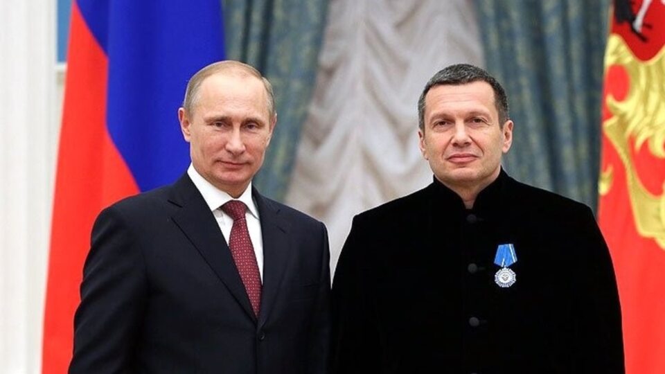 Кочетков: Шапка на Путине горит, как нефтебаза в Брянске 