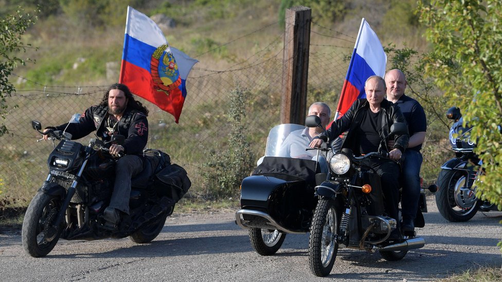 Через санкції в Росії перестали випускати мотоцикли, на яких катався Путін