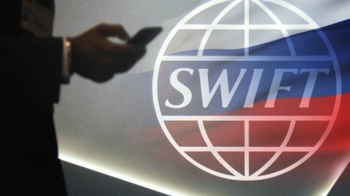 У Росії вирішили заборонити SWIFT, від якого їх вже відключили