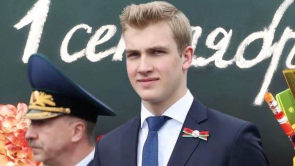"Обдарований студент": Лукашенко виписав молодшому синові Колі підвищену стипендію