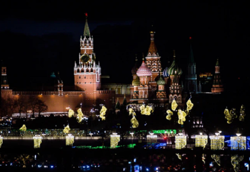 Біля Кремля вночі чули звуки вибухів: у небі виднілися іскри