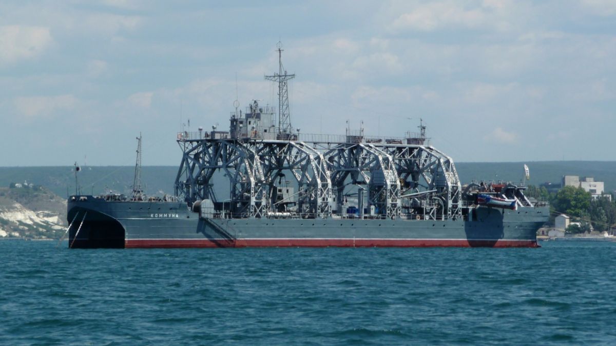 У ВМС розповіли, яку роботу виконував уражений в Криму корабель "Коммуна"