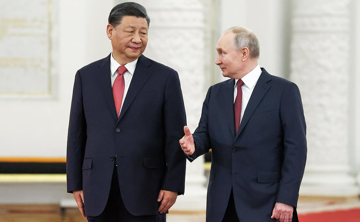Зустріч із Сі Цзіньпіном. Путін планує відвідати Китай 15−16 травня – Bloomberg