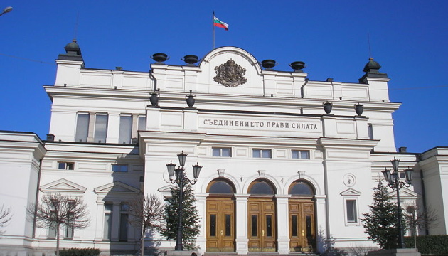 Парламент Болгарії подолає вето на бронетехніку для України, – прем'єр