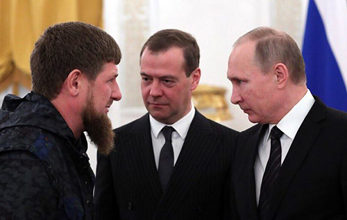 Андрей Пионтковский: Путин для сохранения власти сдал Медведева и Кадырова