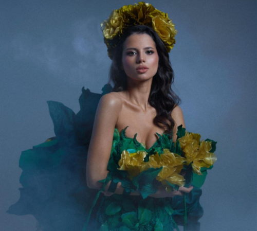 Українка презентувала національний костюм на "Міс Світу 2023": що символізує "Лісова пісня", яку створили під обстрілами в Харкові