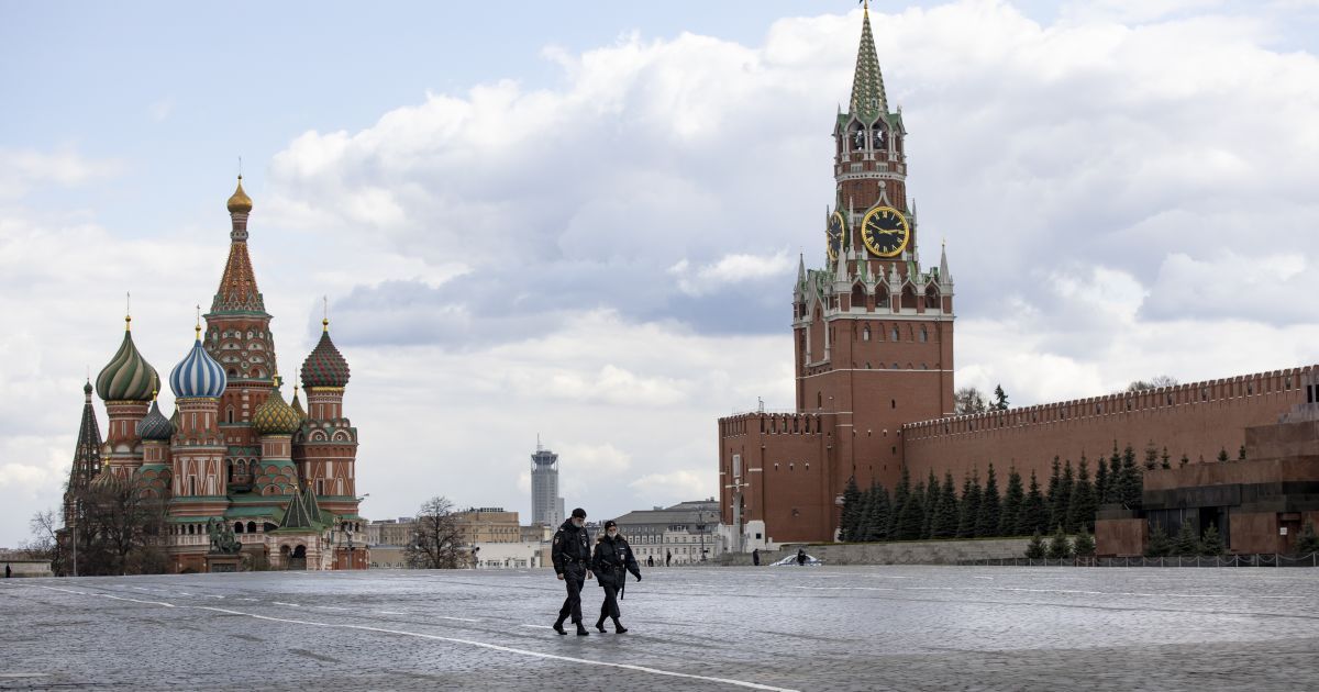 СМИ: В Кремле застрелился сотрудник личной охраны Путина