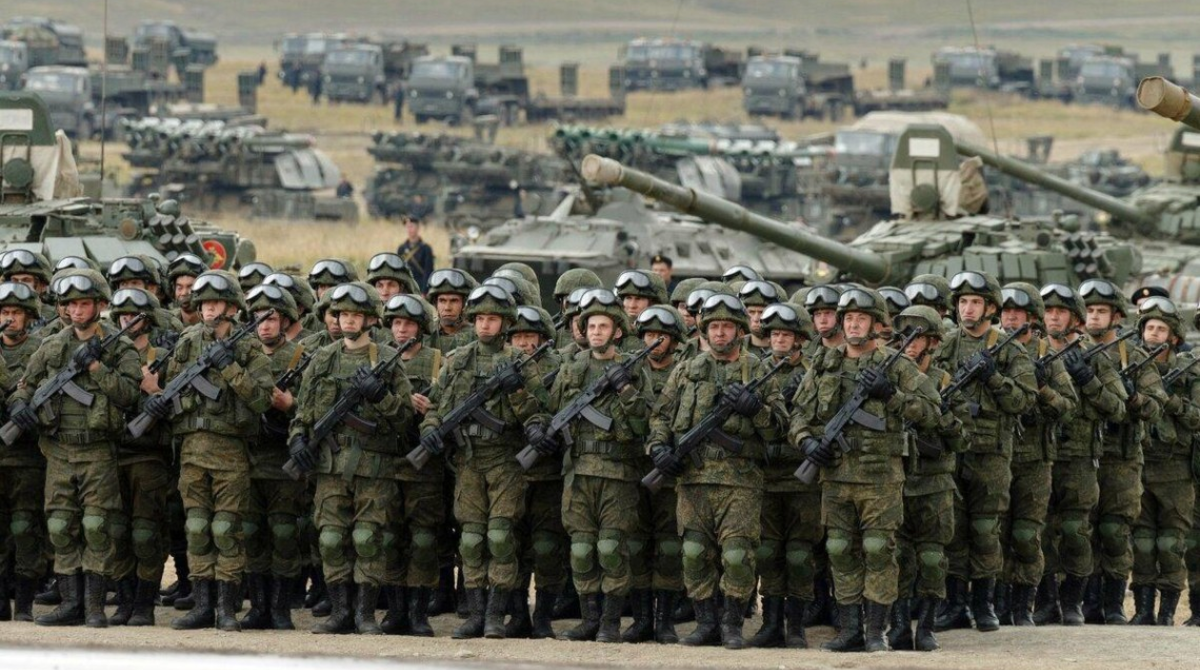 РФ готується до застосування російських окупаційних військ на Донбасі – розвідка