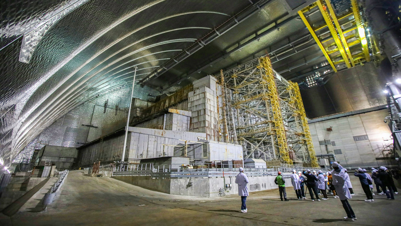 Ученых встревожил ядерный процесс в разрушенном реакторе ЧАЭС. Что происходит?