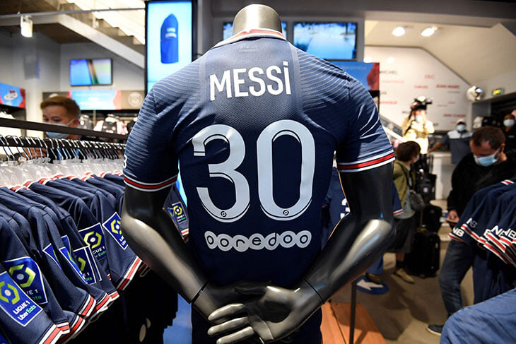 ПСЖ продал рекордное количество футболок за первые сутки после трансфера Месси