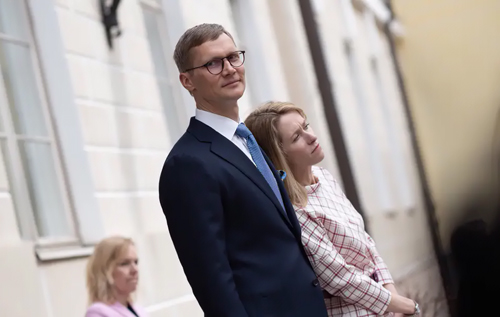 Чоловік прем'єрки Естонії після скандалу вирішив продати бізнес у Росії