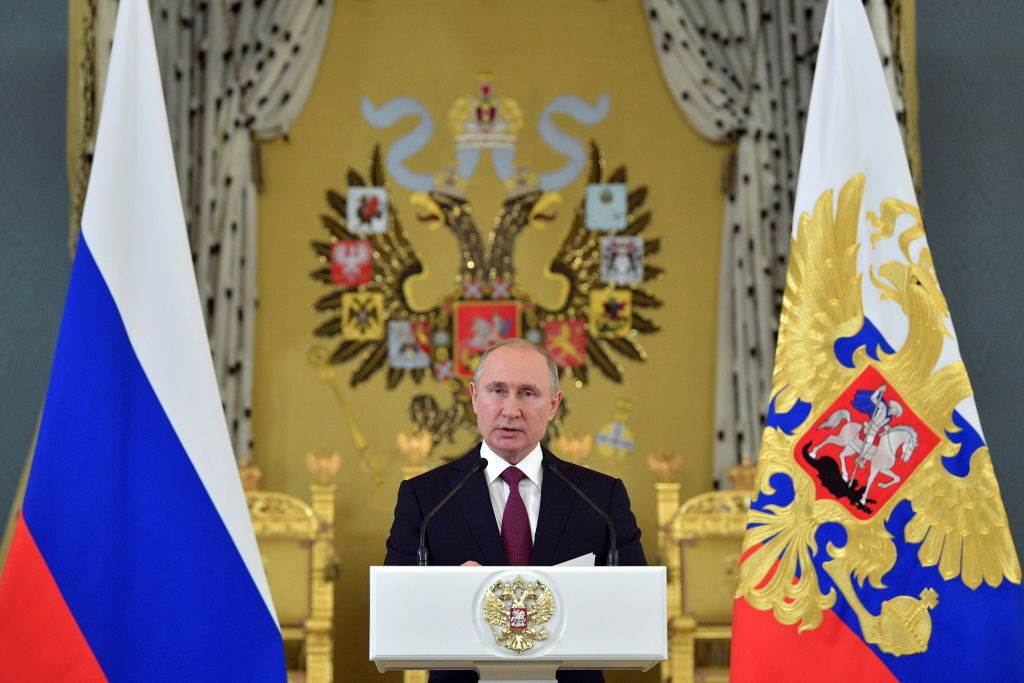 Орешкин: В Кремле придумывают варианты перепрыгивания через проблему 2024 года