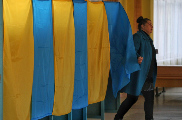 Місцеві вибори: чому вони важливі для України? Чого очікувати українцям? І як сприймати опитування президента Зеленського?