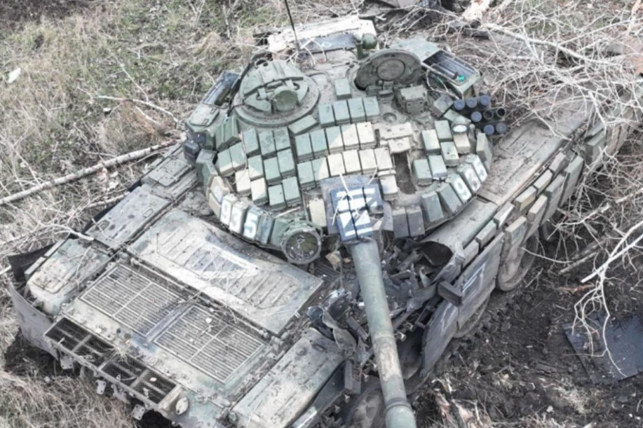 На Донбасі ліквідовано колону ворожої техніки. ФОТО