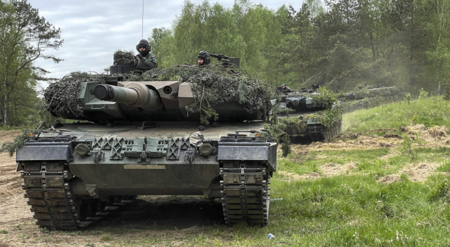 Польща сьогодні відправить Україні перші танки Leopard 2 — Bloomberg