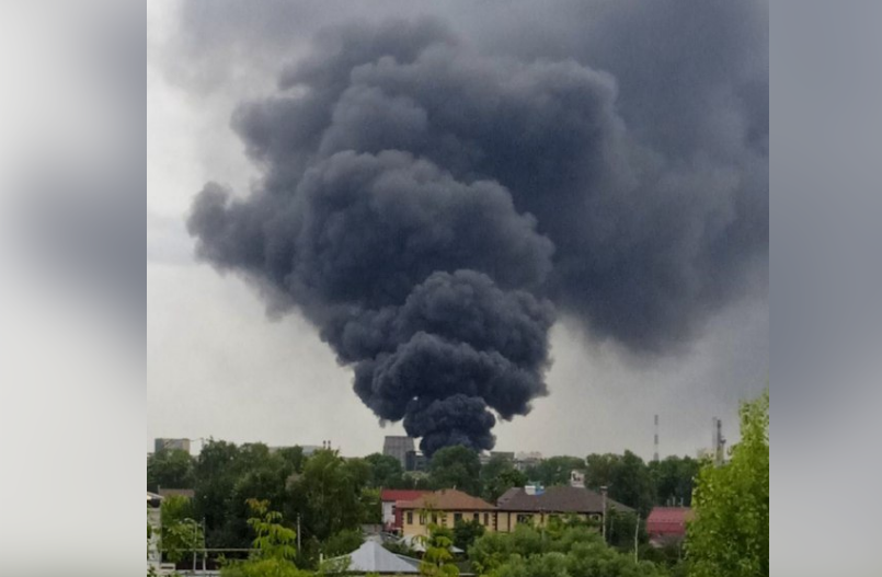У російському Нижньому Новгороді спалахнула масштабна пожежа. ФОТО, ВІДЕО