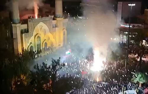 У столиці Ірану феєрверками святкували напад на Ізраїль та насміхалися із "Залізного купола". ВІДЕО