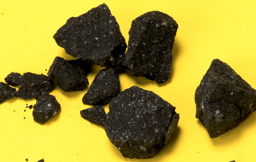 В древнем метеорите снова нашли воду