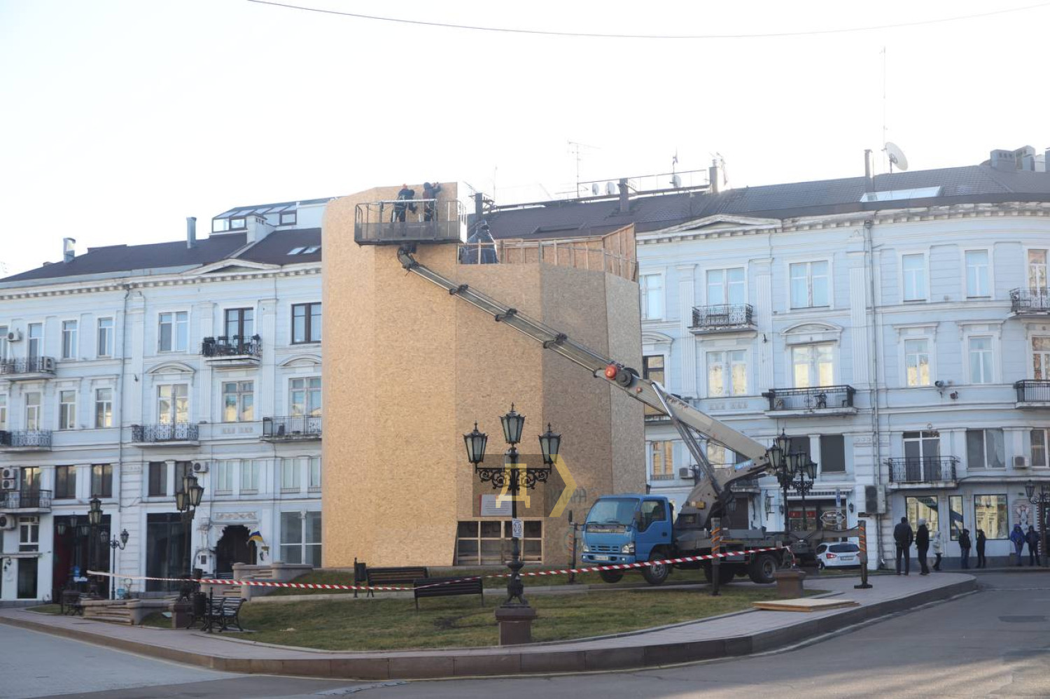 В Одесі розпочали демонтаж пам’ятника Катерині II. ФОТО