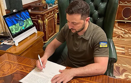 "Доручив запропонувати рішення": Зеленський відреагував на петицію про заборону онлайн-казино для військових
