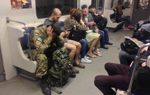О добром солдате в шумном метро