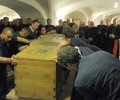 В Ватикане вынули гроб Иоанна Павла II