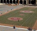 1200 ткачей из Ирана соткали большущий ковер для молитвы