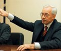 Азаров неожиданно продавливает «прорыв» в украинско-российский отношениях - Известия