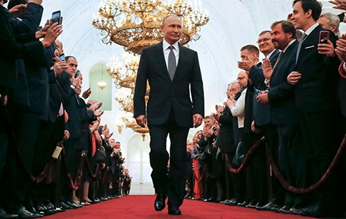 "Інавгурація" Путіна: російські еліти переживають за свої посади, почалося суперництво, – аналітики