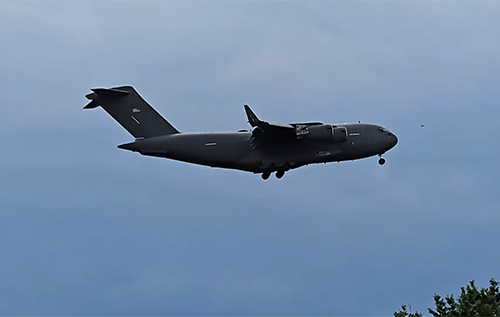 У московському аеропорту "Внуково" сів транспортний літак ВПС США: у січні ним літали Кушнер і Віткофф — Reuters У московському аеропорту "Внуково" сів транспортний літак ВПС США: у січні ним літали Кушнер і Віткофф — Reuters