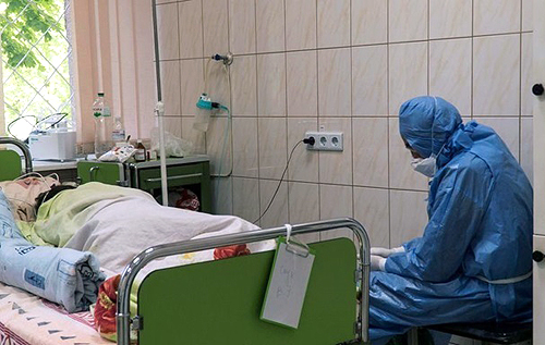 Пандемія COVID-19: в Україні захворіли вже 35825 осіб, у світі – понад 8,7 млн