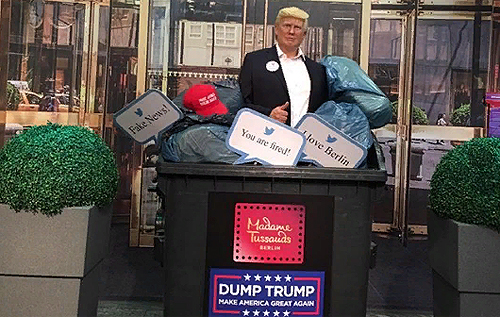 "Уступаем место следующему президенту": музей мадам Тюссо выбросил в мусорку фигуру Трампа