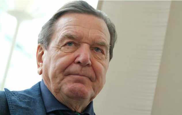Ексканцлера Шредера, якого просували в перемовники з РФ від ЄС, помітили в Москві