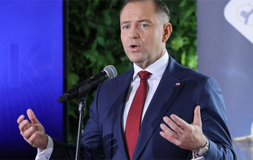 Кандидат у президенти Польщі організовував повій для гостей готелю, де працював, – ЗМІ