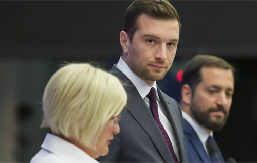 В офісі партії Ле Пен провели обшуки у справі про шахрайство