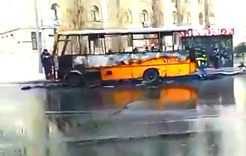 В Киеве на ходу загорелась маршрутка. ВИДЕО