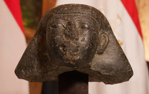 Нідерланди повернули Єгипту викрадену скульптуру віком 3,5 тисячі років