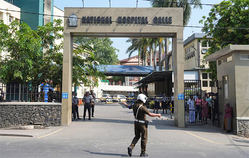 Підводний човен атакував іранське судно біля Шрі-Ланки: понад 100 людей зникли безвісти