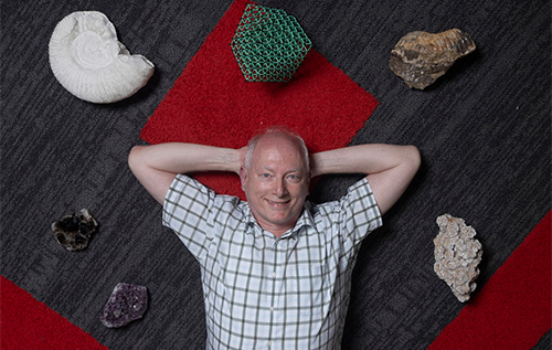 Займається дослідженнями: в Австралії 65-річний чоловік відмовився йти на пенсію, вступив до університету й став палеонтологом