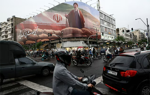 Владу в Ірані у Моджтаби Хаменеї перехопив КВІР, - Reuters