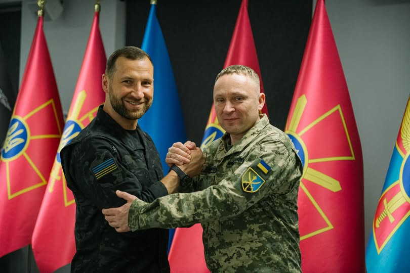 Хмара провів розмову із Драпатим: Україна продовжить ударний та технологічний тиск на Росію Хмара провів розмову із Драпатим: Україна продовжить ударний та технологічний тиск на Росію