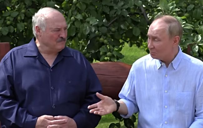 Путін тисне на Лукашенка, щоб відкрити "новий фронт" проти України — WSJ
