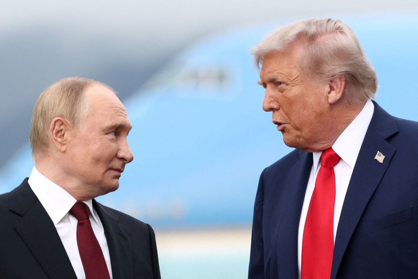 Путін та Трамп провели телефонну розмову: говорили про закінчення війни в Україні Путін та Трамп провели телефонну розмову: говорили про закінчення війни в Україні