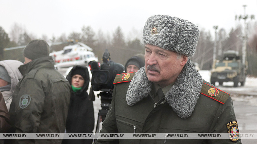 Лукашенко заявив про готовність розмістити у Білорусі "ядерну" та "над'ядерну" зброю
