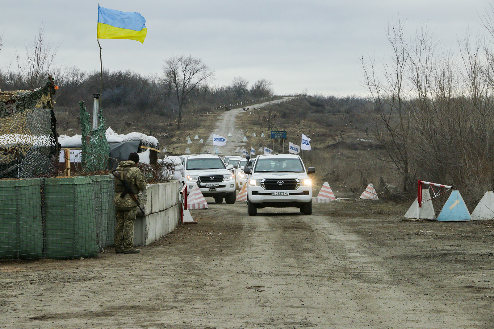 В Україні зменшилася кількість прихильників миру на Донбасі за будь-яку ціну