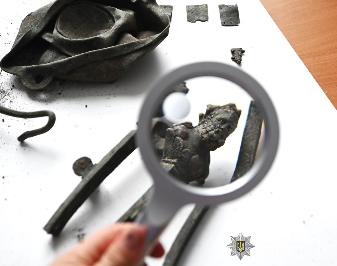 У Вінницькій області археолог знайшов унікальні артефакти римського періоду та намагався продати їх. ФОТО